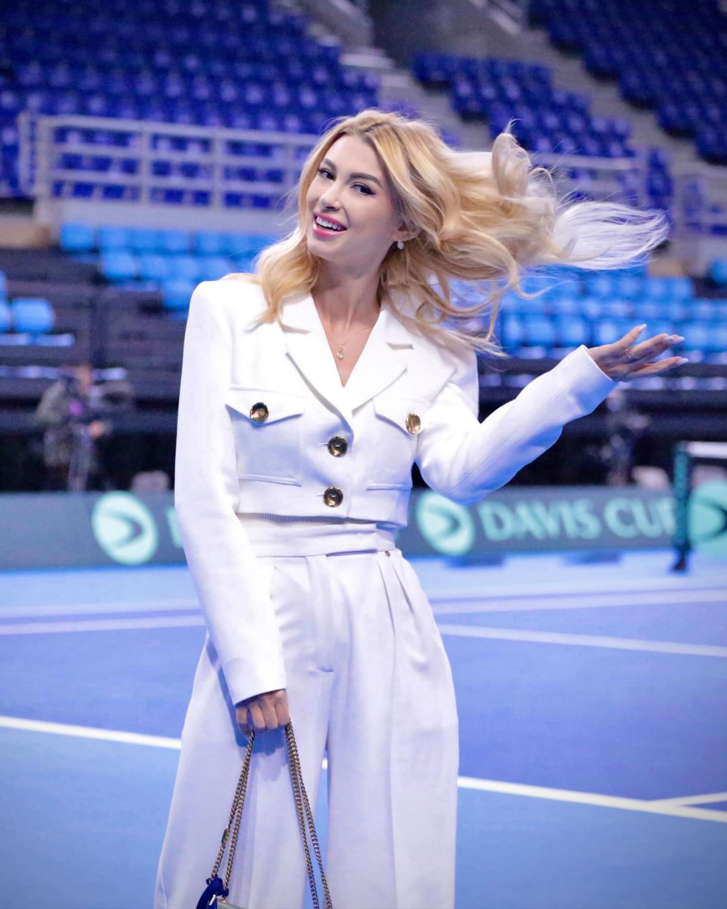 Cum a apărut Andreea Balan dupa ce s-a spus ca s-a casatorit in secret cu Victor Cornea 2