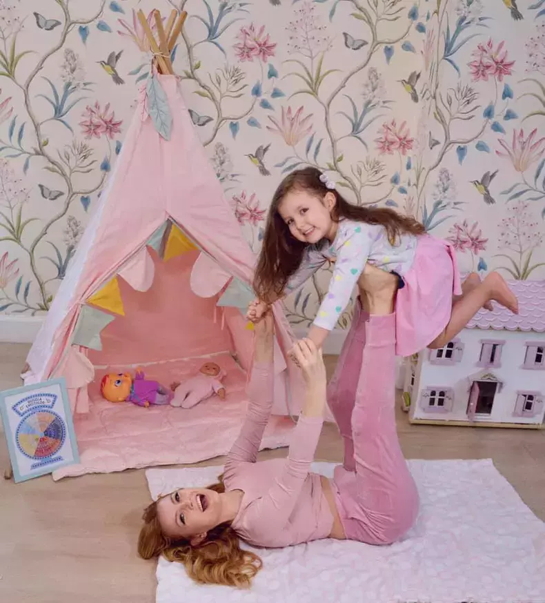 Cum arata apartamentul in care locuieste Elena Gheorghe 12