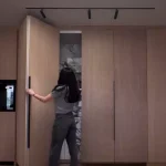 Cum arata bucataria Ioanei Grama, care se transforma intr-un singur dulap 13