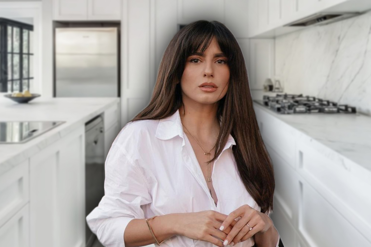 Cum arata bucataria Ioanei Grama, care se transforma intr-un singur dulap