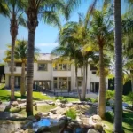 Cum arata casa in care locuiesc Monica Gabor si Mr. Pink in Los Angeles 13