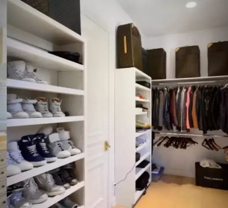 Cum arata casa in care locuiesc Monica Gabor si Mr. Pink in Los Angeles 4