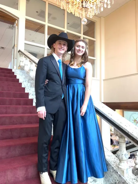 Cum arată singurul copil al Nadiei Comăneci. Dylan face furori la 17 ani, imagini rare cu el și iubita lui