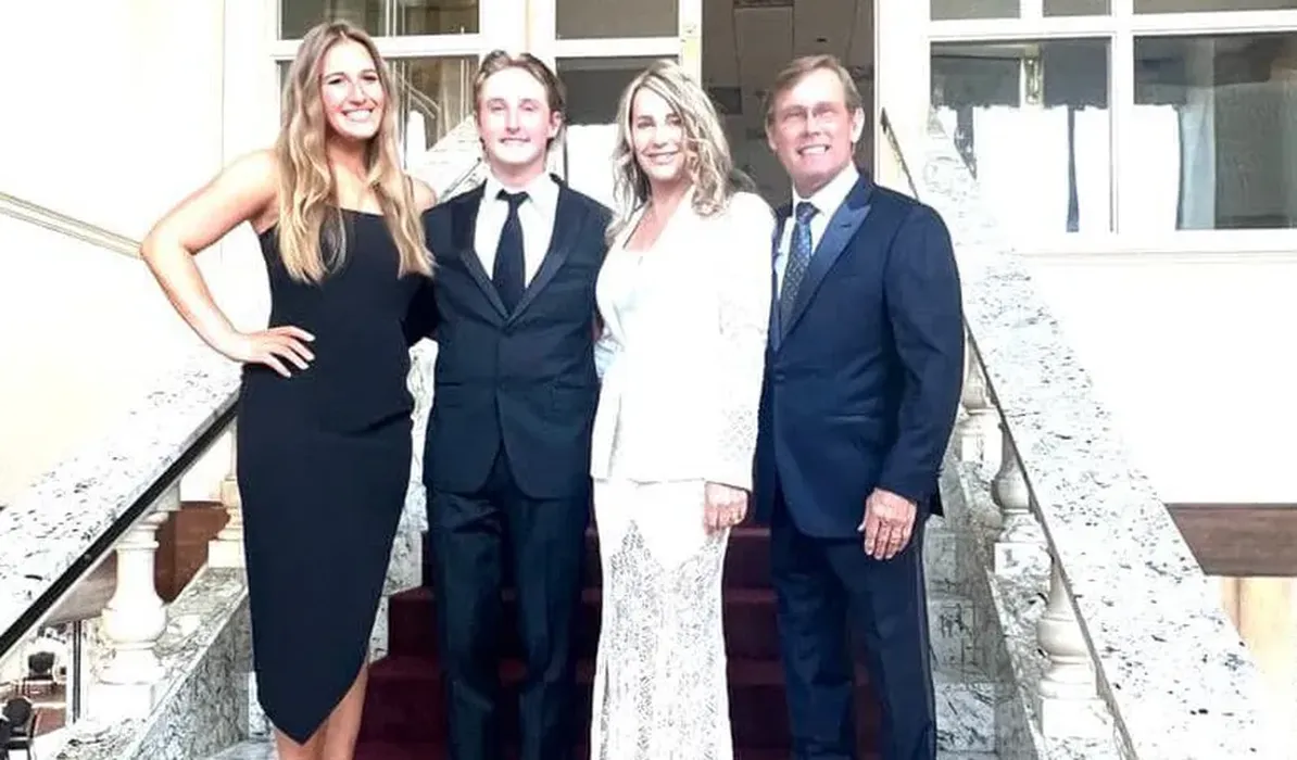 Cum arată singurul copil al Nadiei Comăneci. Dylan face furori la 17 ani, imagini rare cu el și iubita lui