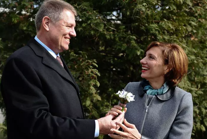 Cum aratau Carmen si Klaus Iohannis in tinerete 1