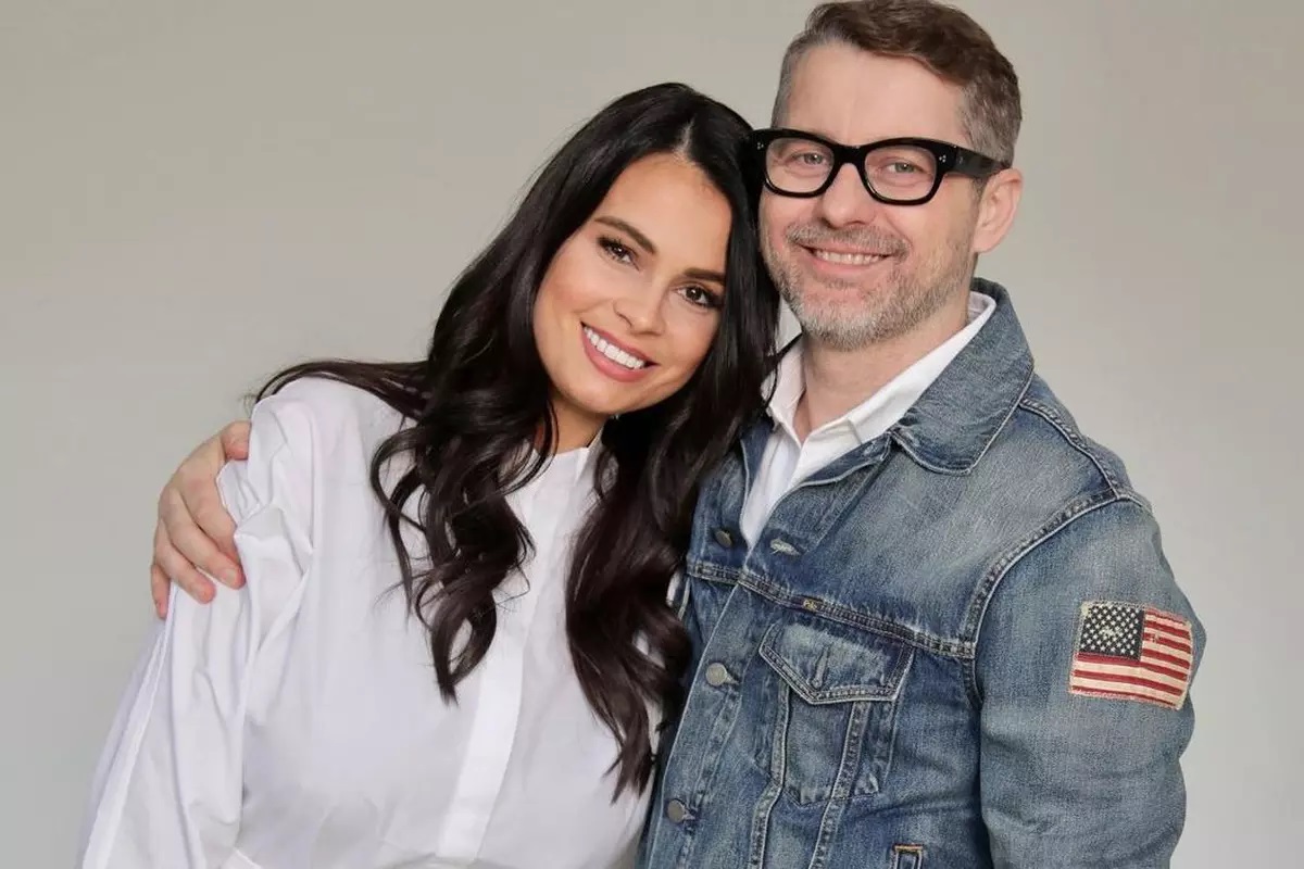 Cum reusesc Anca Serea si Adi Sina sa mentina pasiunea in cuplu, cu sase copii