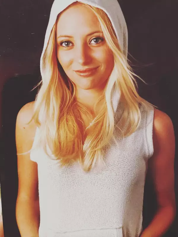 Imagini de colectie cu Delia 11