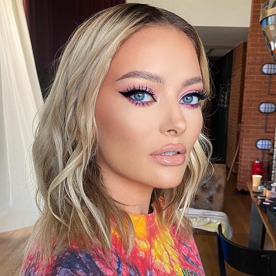 Imagini de colectie cu Delia 16