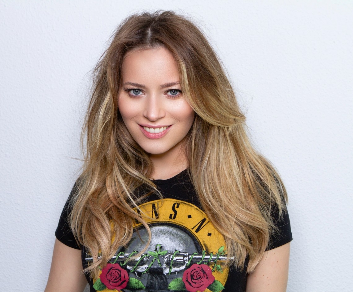 Imagini de colectie cu Laura Cosoi 21