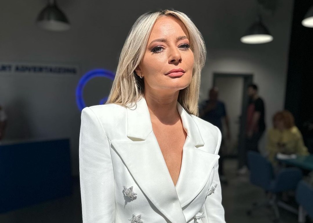 Imagini de colectie cu Laura Cosoi 25