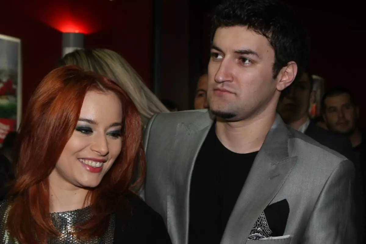 Imagini de colectie cu Laura Cosoi 6