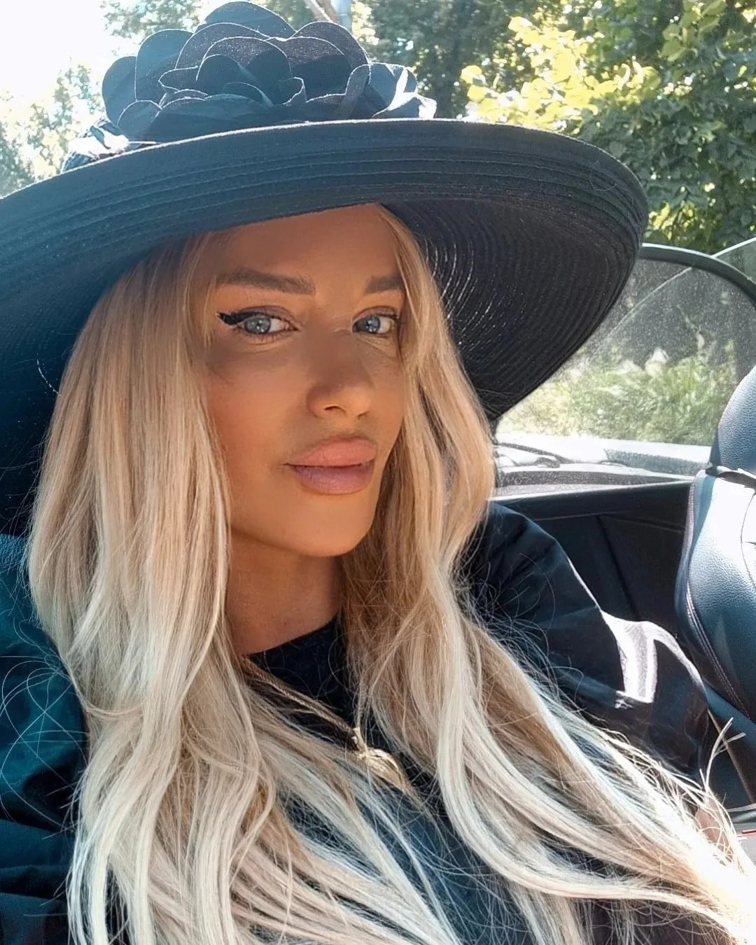 Imagini nemaivazute cu Tania Budi de la 17 ani, cand poza provocator 6