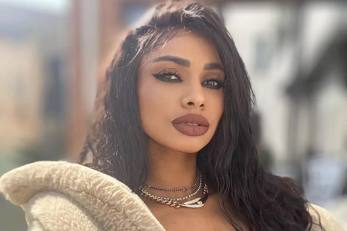 Laurette, reactie transanta dupa ce a fost criticata ca cere ajutor social pentru a-si creste fiica