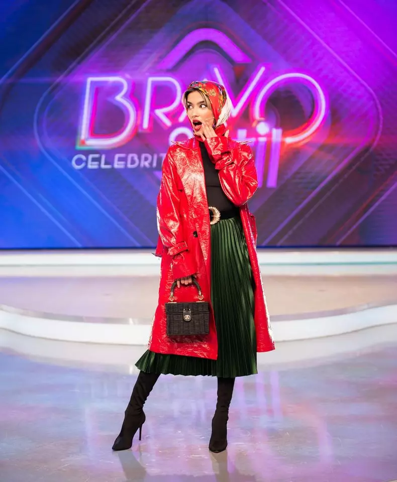 Marea absenta de la inmormantarea Mioarei Roman 10