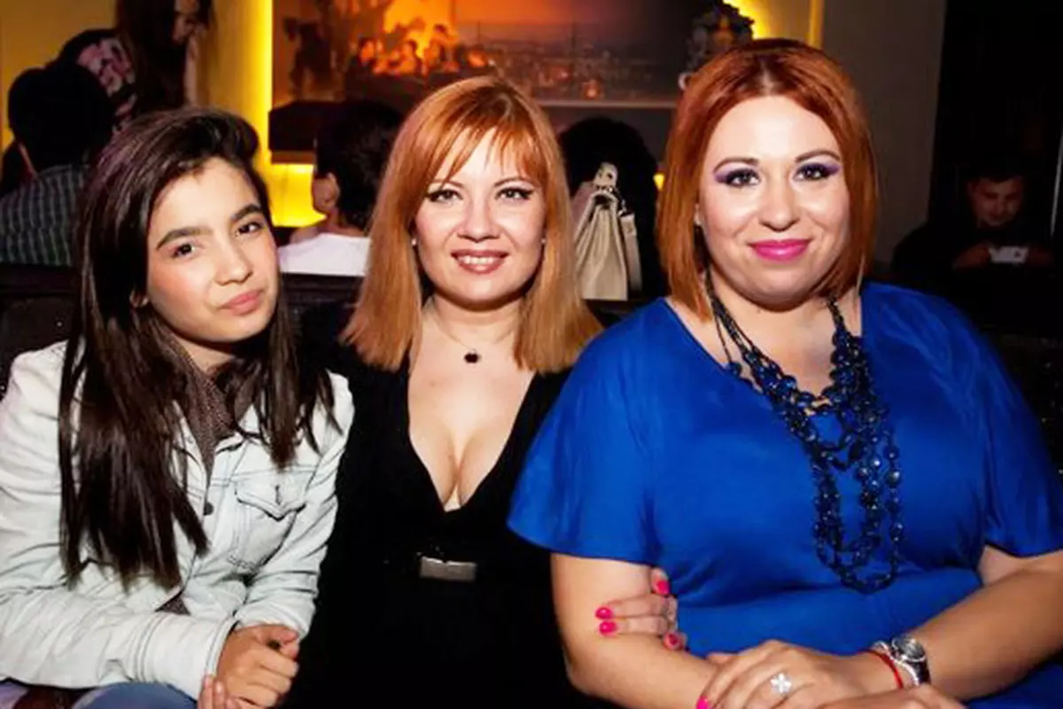 Marea absenta de la inmormantarea Mioarei Roman 6