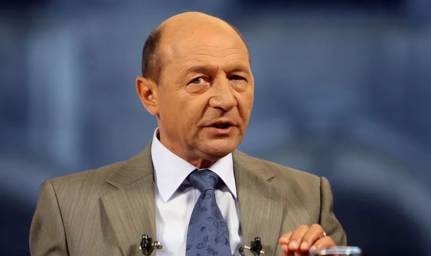 Traian Băsescu nu a ramas indiferent dupa moartea Mioarei Roman. Ce a trimis la priveghi, gest emotionant FOTO