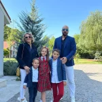 Unde se afla si cum arata casa in care Mirela Vaida locuieste cu sotul si copiii lor 12