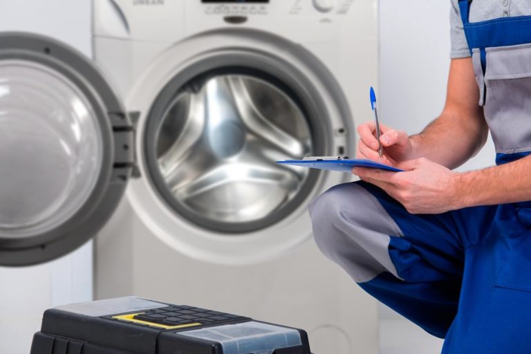 5 greșeli care pot strica mașina de spălat rufe. Riști să o pui în pericol, obiectele pe care trebuie să le eviți