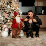 Pepe își retrăiește tinerețea alături de mezinul familiei.