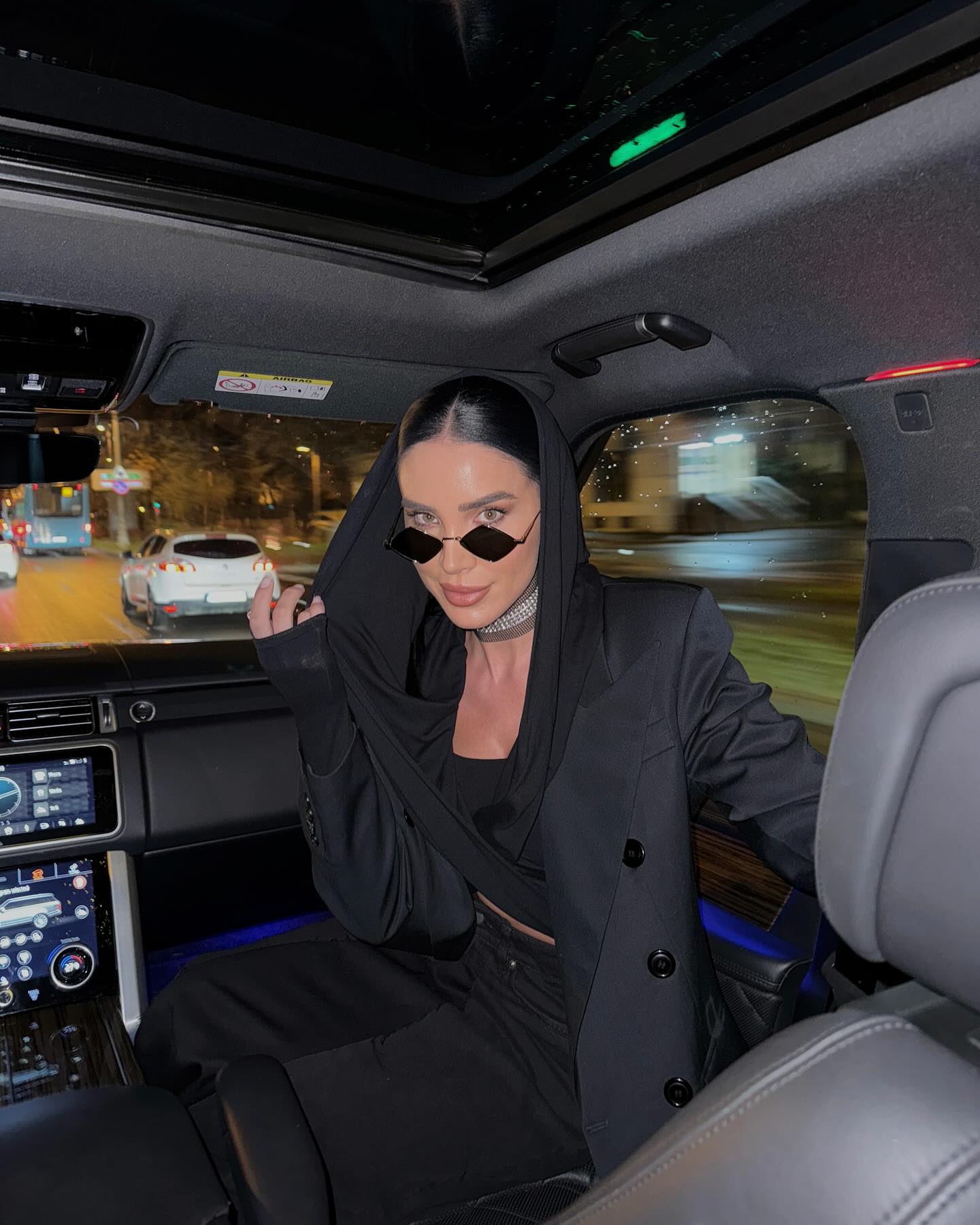 Adelina Pestritu, surprinsa in lenjerie intima pe balcon 10