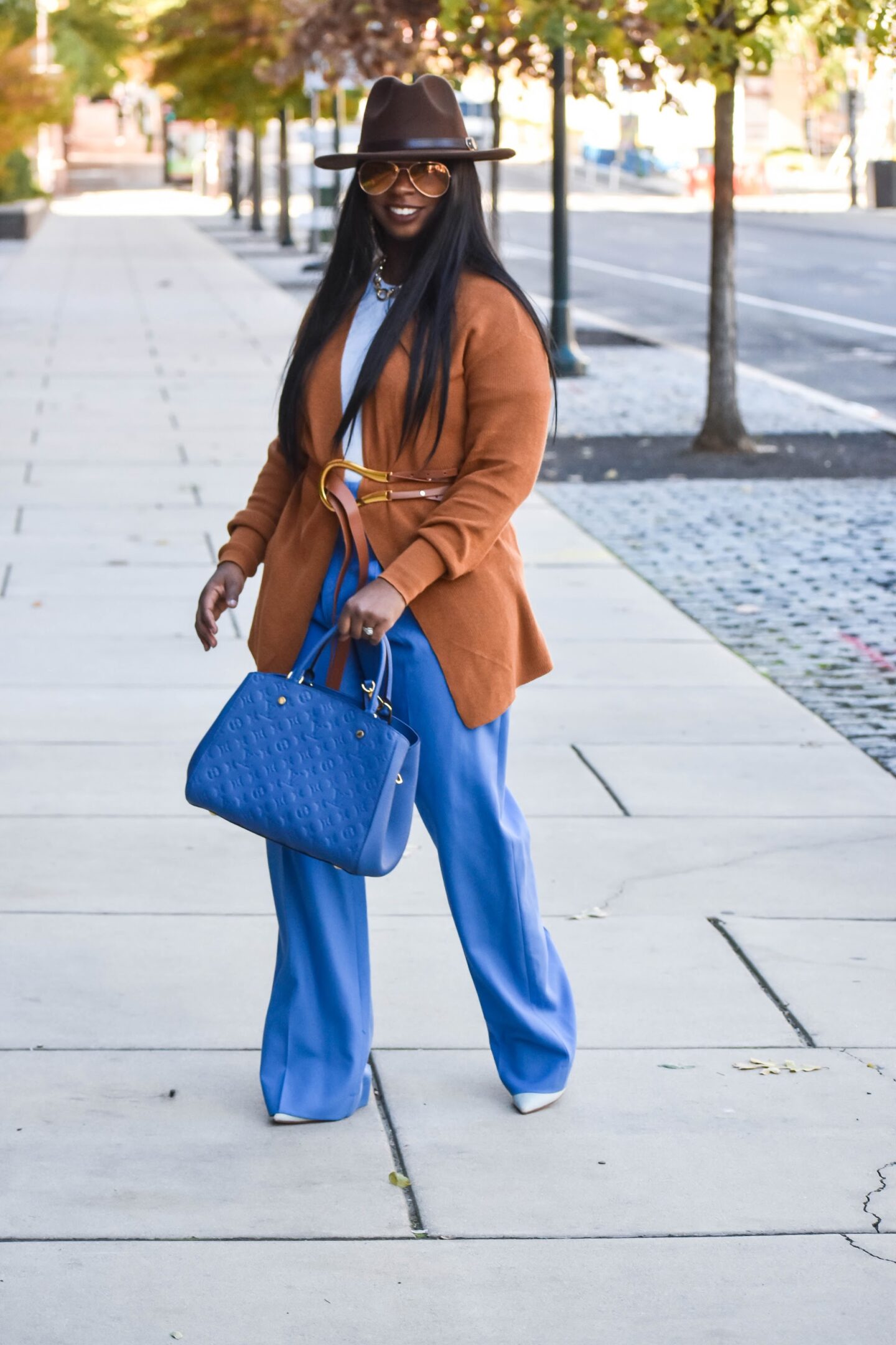 Cu ce culori se asortează albastru