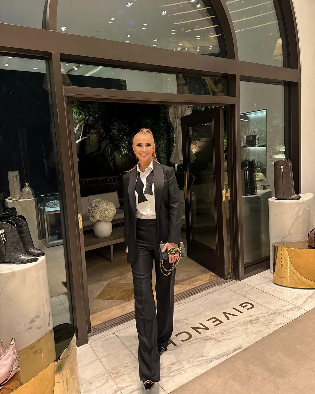 Anamaria Prodan sfideaza varsta din buletin 16