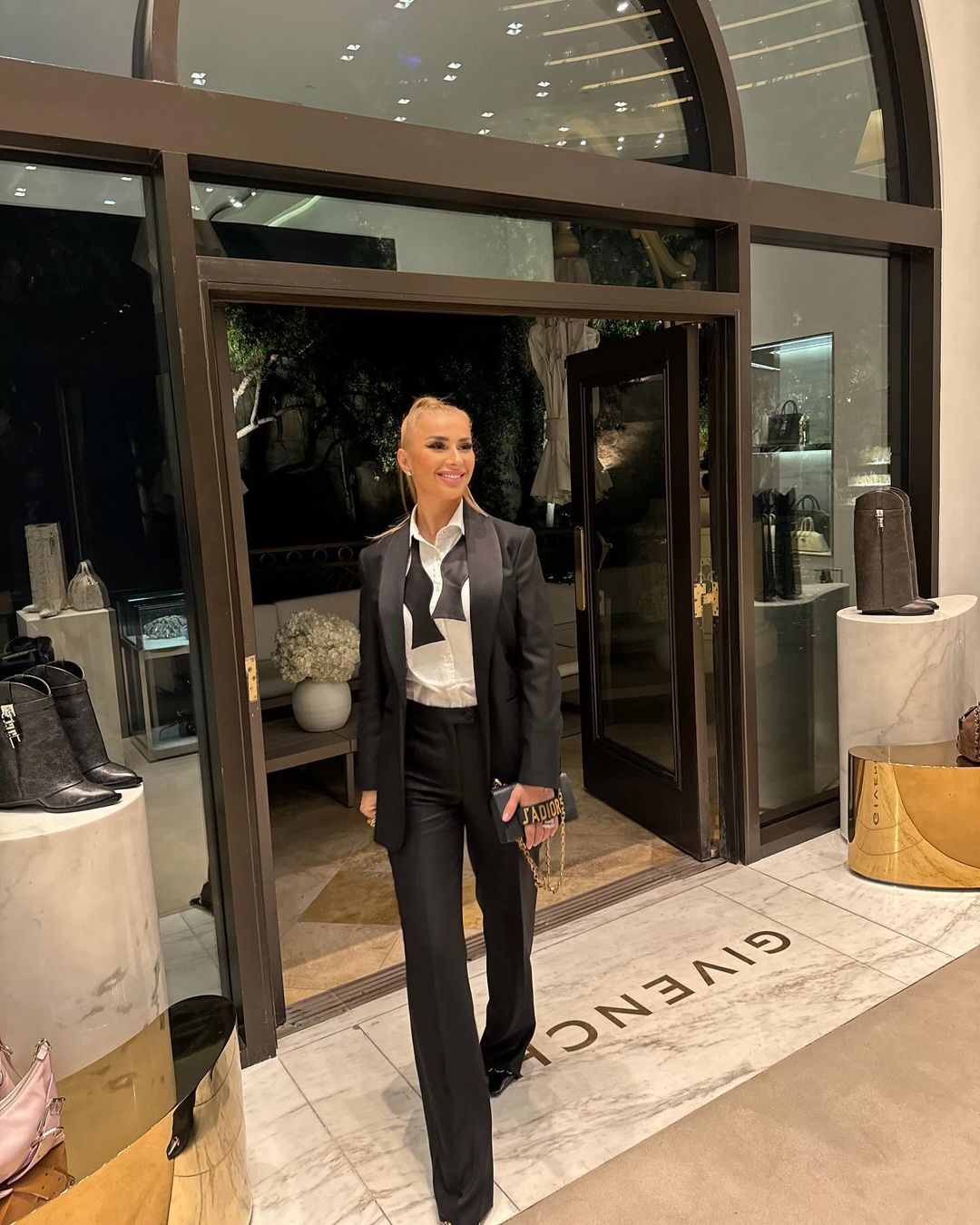 Anamaria Prodan sfideaza varsta din buletin 17