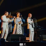 Andra, pazita ca un sef de stat la concert