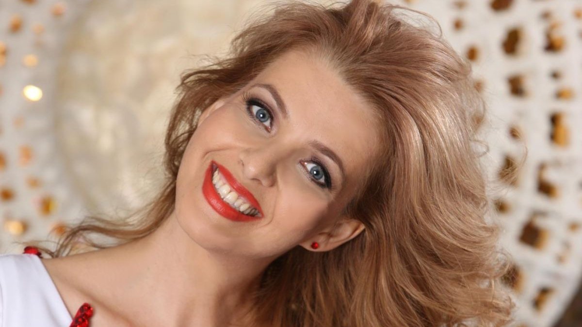 Bianca Brad, aparitie de senzatie intr-o rochie electrizanta 3