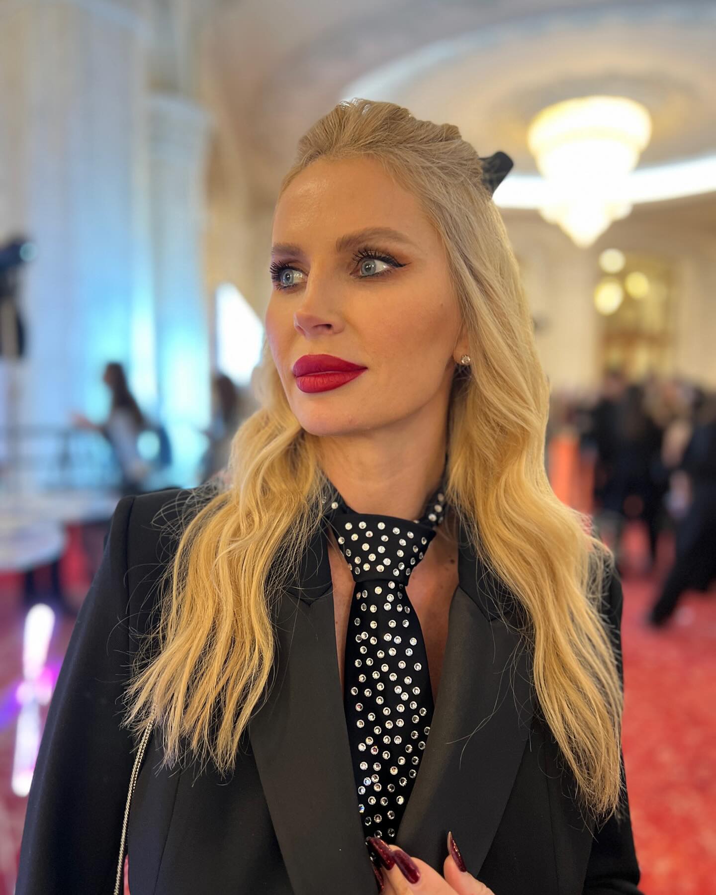 Ce interventie si-a facut Andreea Banică la fata 17