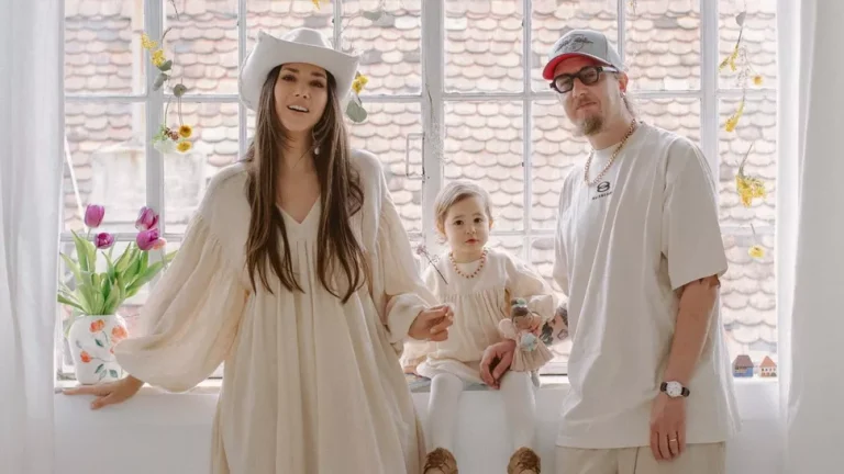 Diana Enciu, despre cele mai scumpe piese vestimentare din dressingul său: „A început modest de la mama mea, sper ca acum să fie mai pe bogăție”. Vrea să i le lase moștenire fiicei sale VIDEO EXCLUSIV