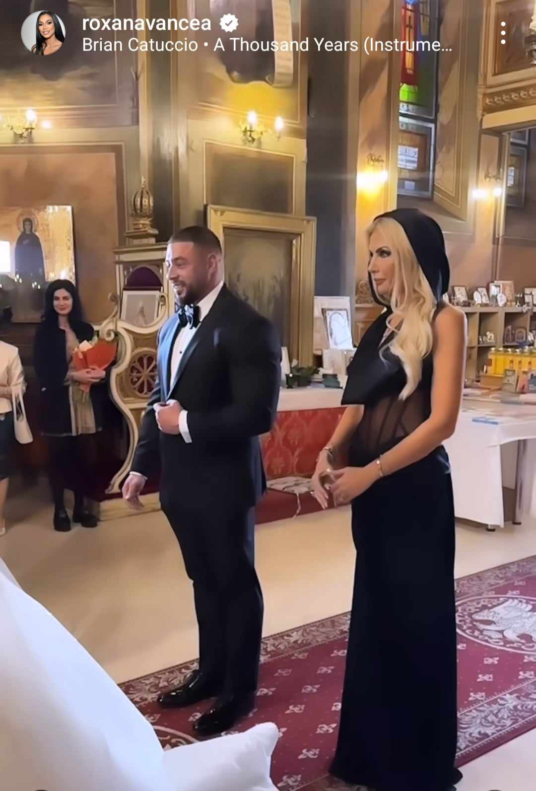 Ce tinuta a purtat Laura Vicol, nasa de cununie a Roxanei Vancea, la eveniment 5