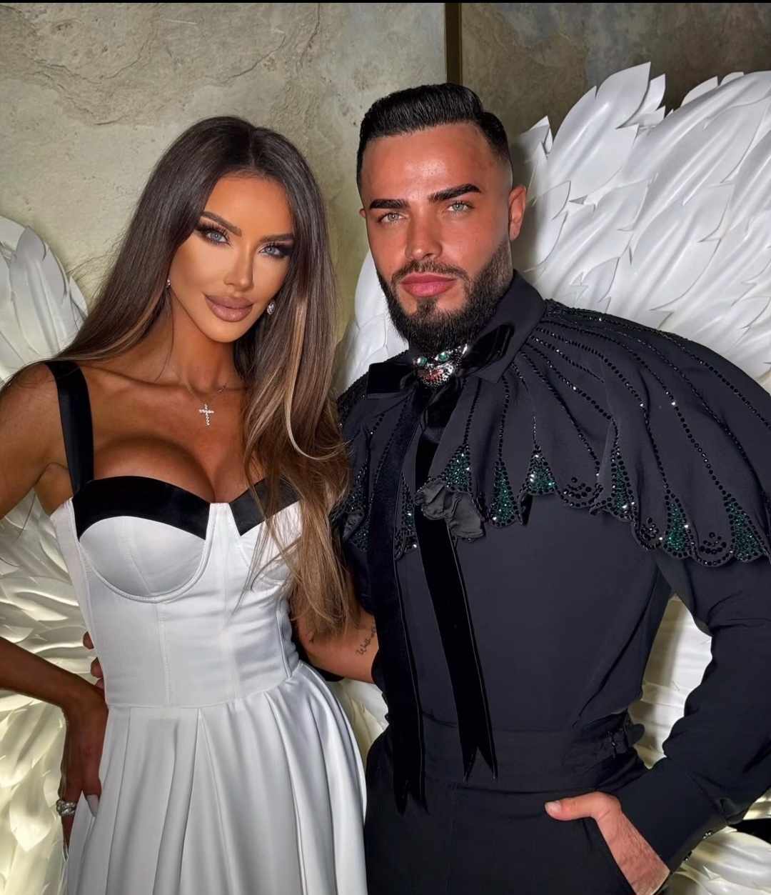 Ce tinute a purtat Bianca Dragusanu la super petrecerea data de ziua ei 3