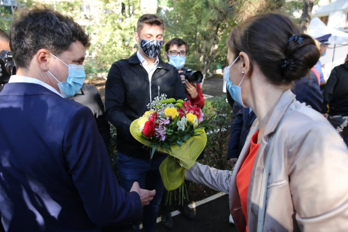 Cine este si cum arata sotia lui Nicusor Dan 25