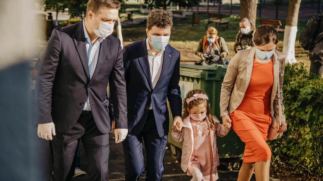 Cine este si cum arata sotia lui Nicusor Dan 29