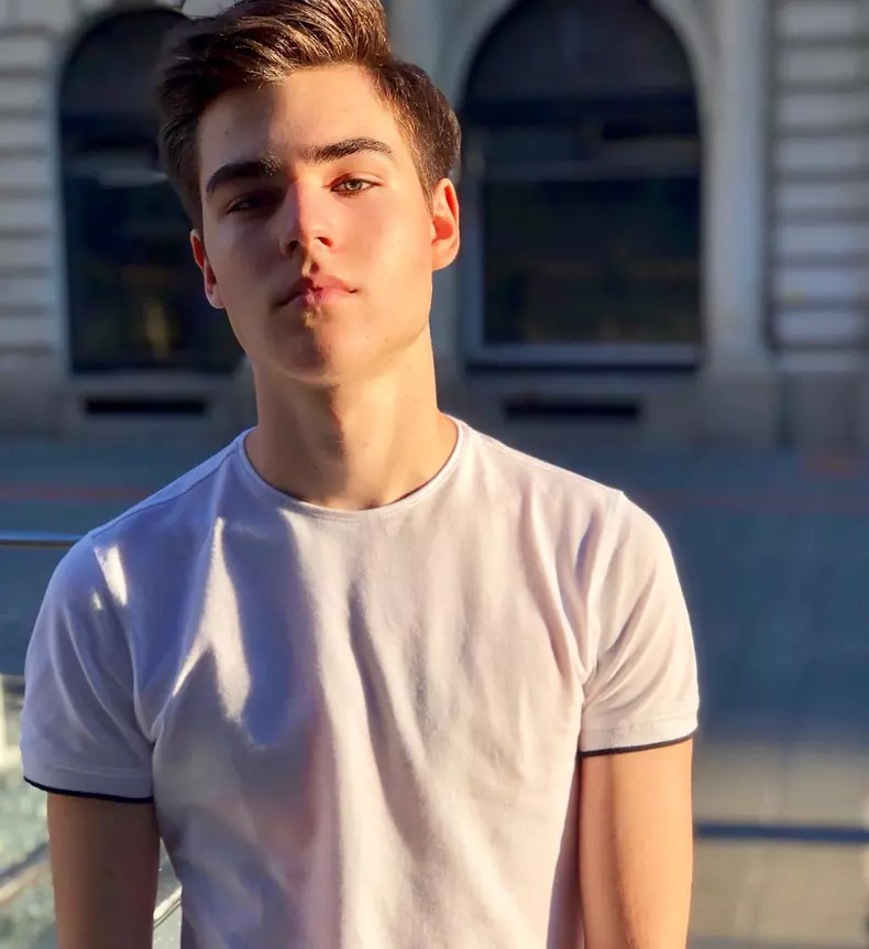 Cu ce se ocupa mama lui Radu Stefan Banica in prezent 3