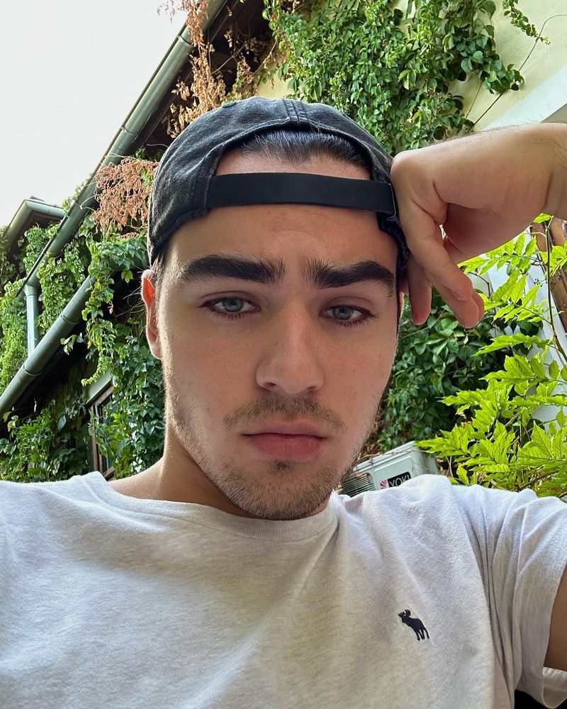 Cu ce se ocupa mama lui Radu Stefan Banica in prezent 7