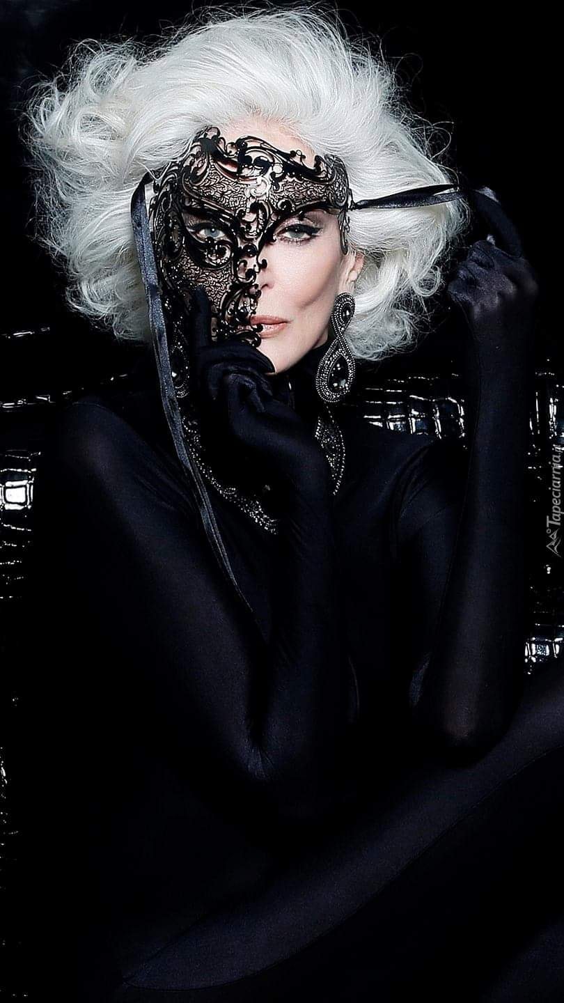 Cum arata Carmen Dell'Orefice, cel mai in varsta model din lume 16