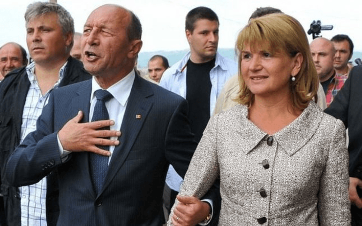Cum arata Maria Băsescu in tinerete 13