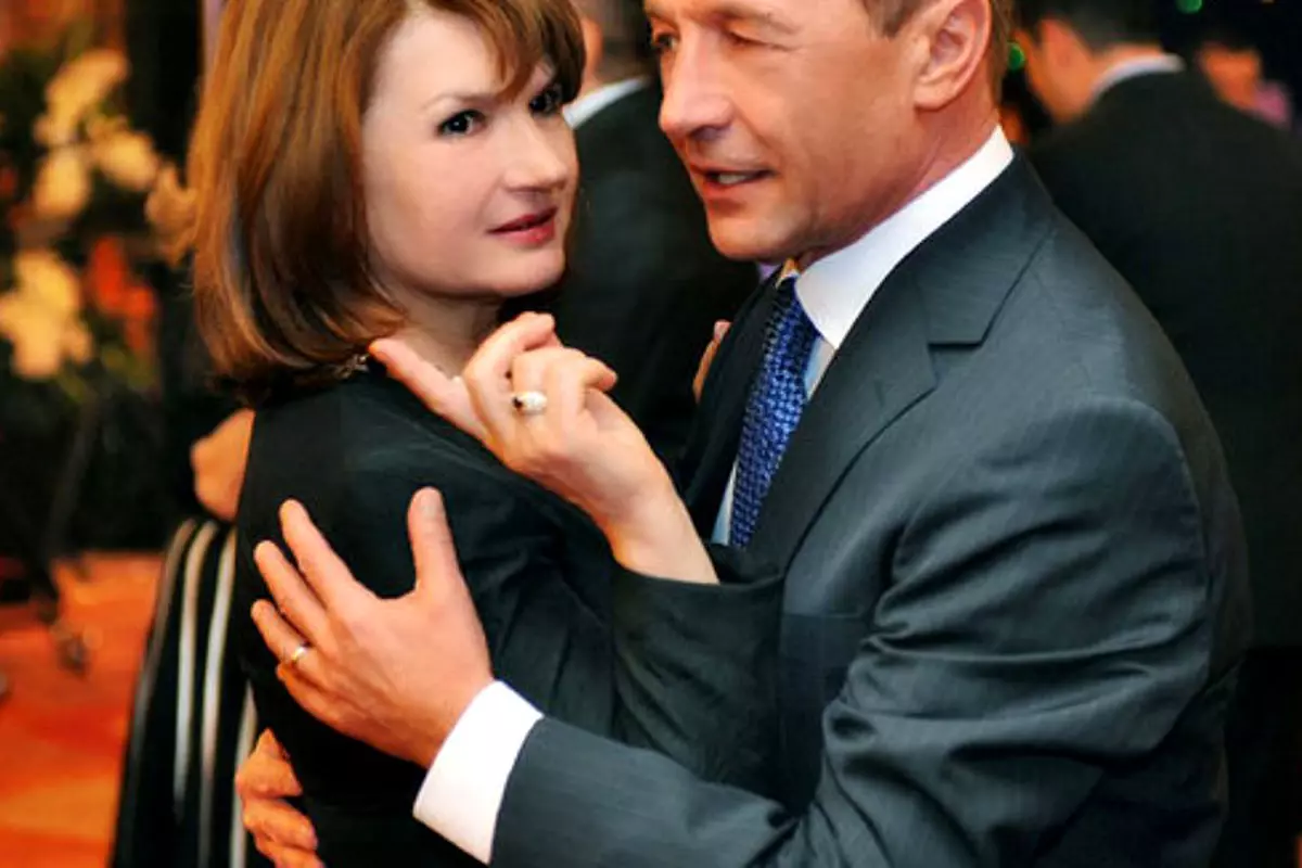 Cum arata Maria Basescu in tinerete 14