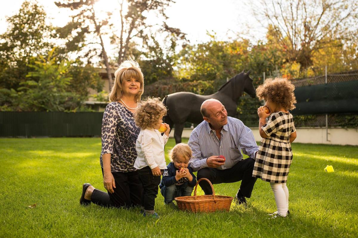 Cum arata Maria Basescu in tinerete 16