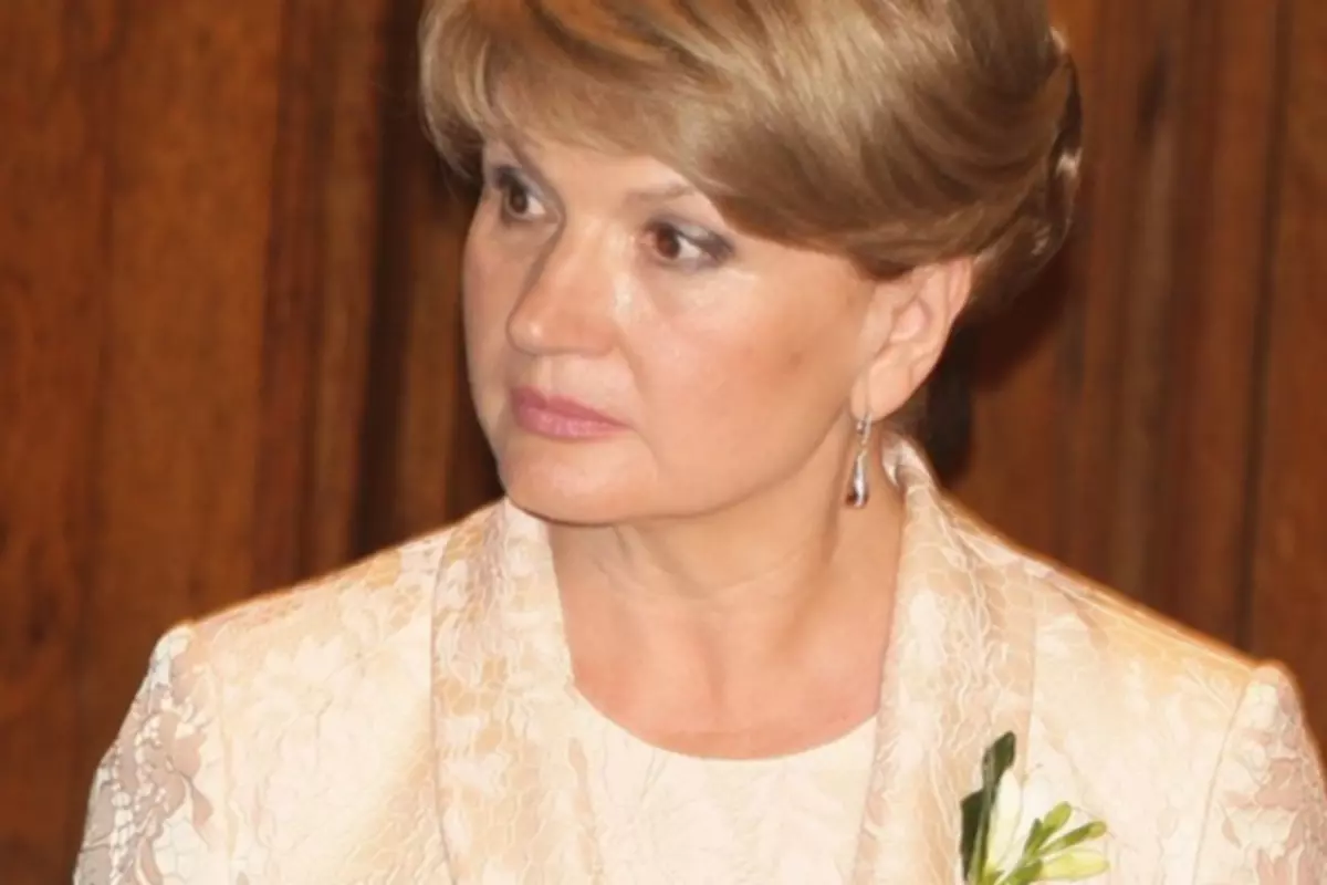 Cum arata Maria Băsescu in tinerete 23