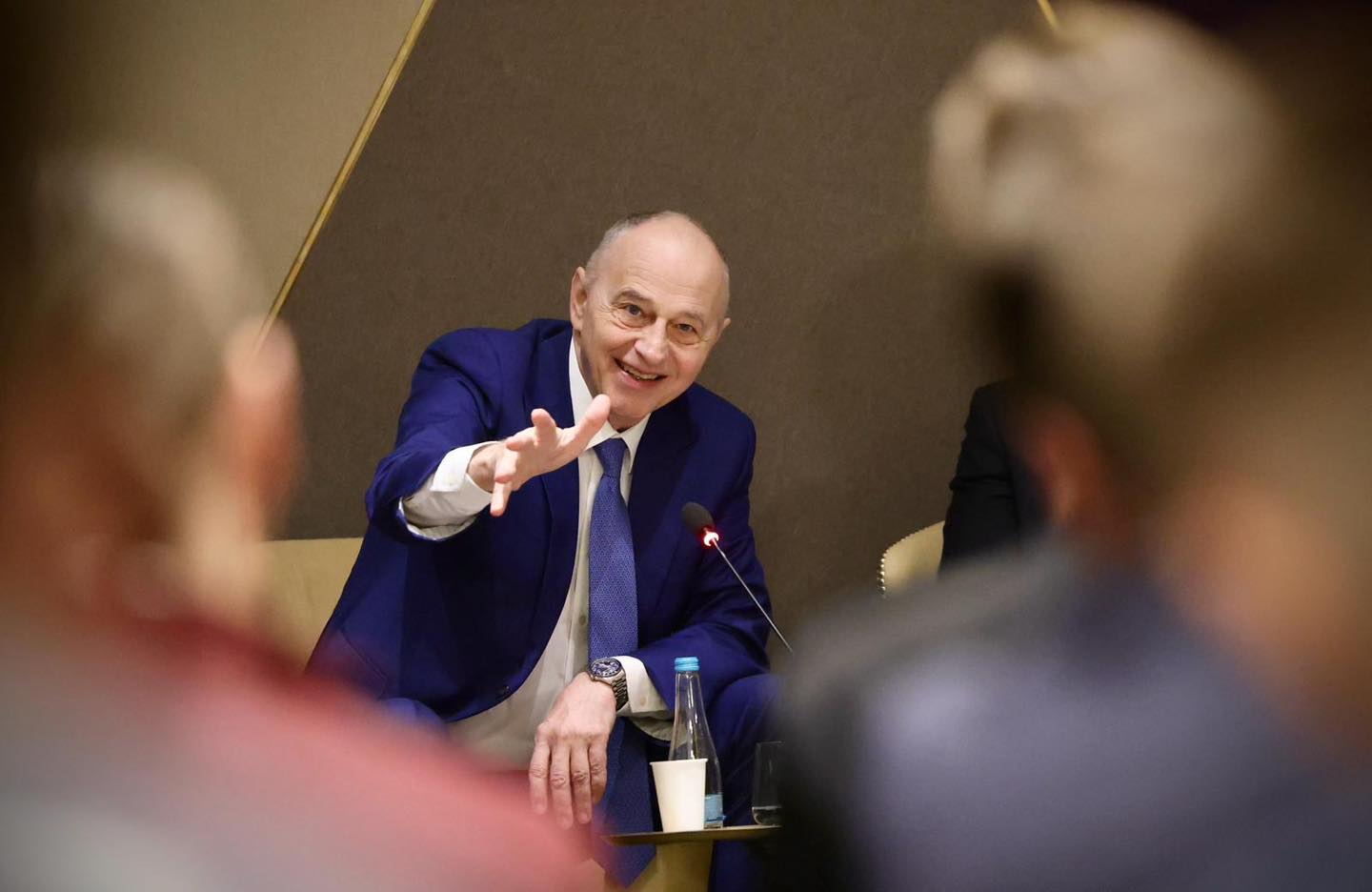 Cum arata Mircea Geoana in tinerete 15