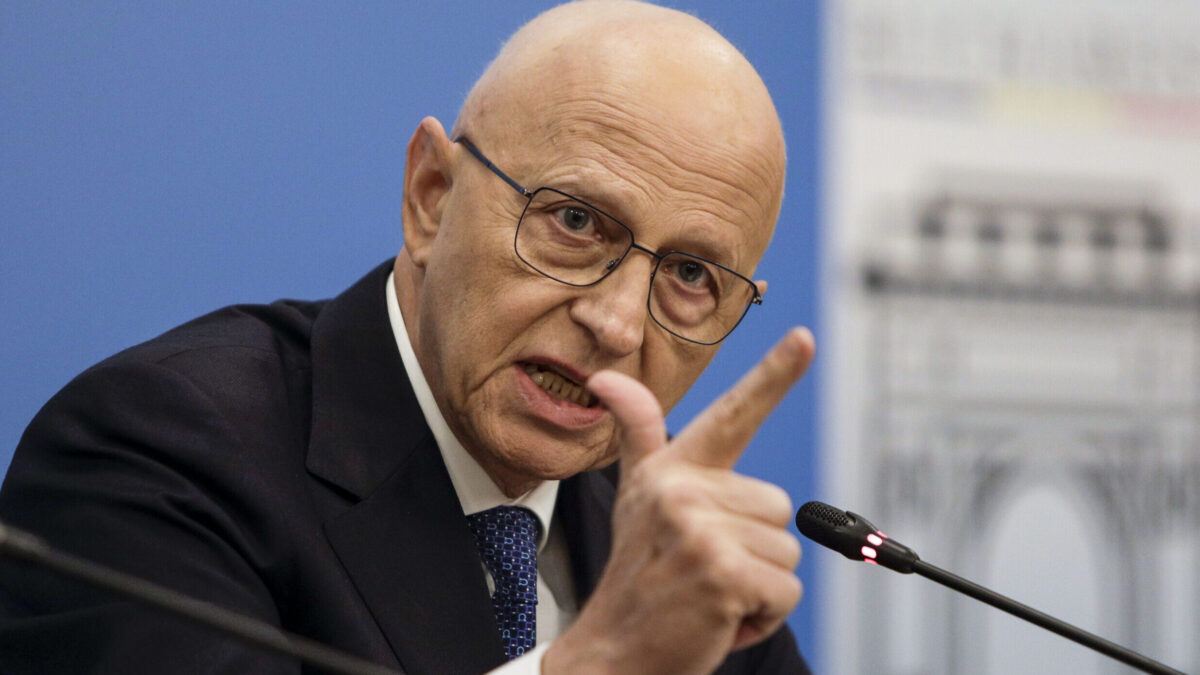 Cum arata Mircea Geoana in tinerete 17