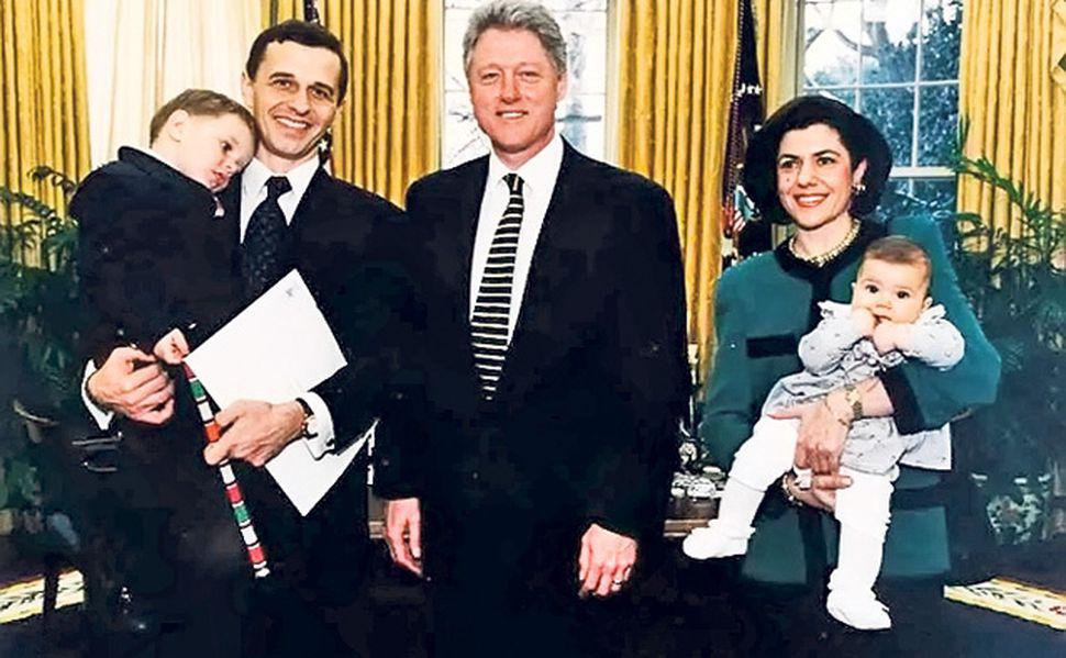 Cum arata Mircea Geoana in tinerete 4