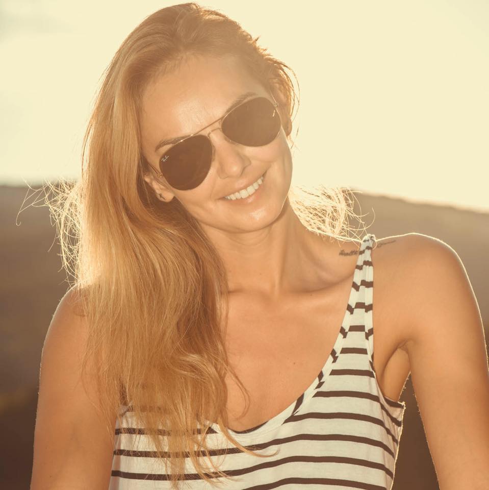 Cum arata Roxana Ionescu, cand s-a lansat la Fata de la pagina 5 25