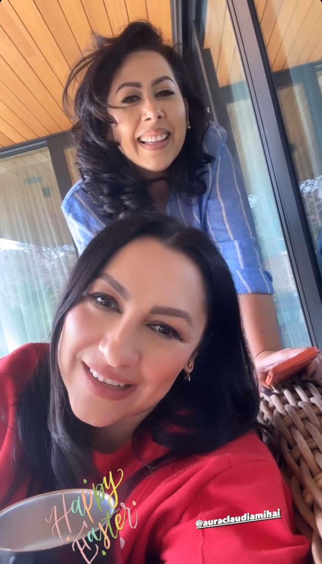 Cum au apărut împreună Andra și sora ei, de Paștele Catolic Sărbătorim Rar sunt văzute așa2