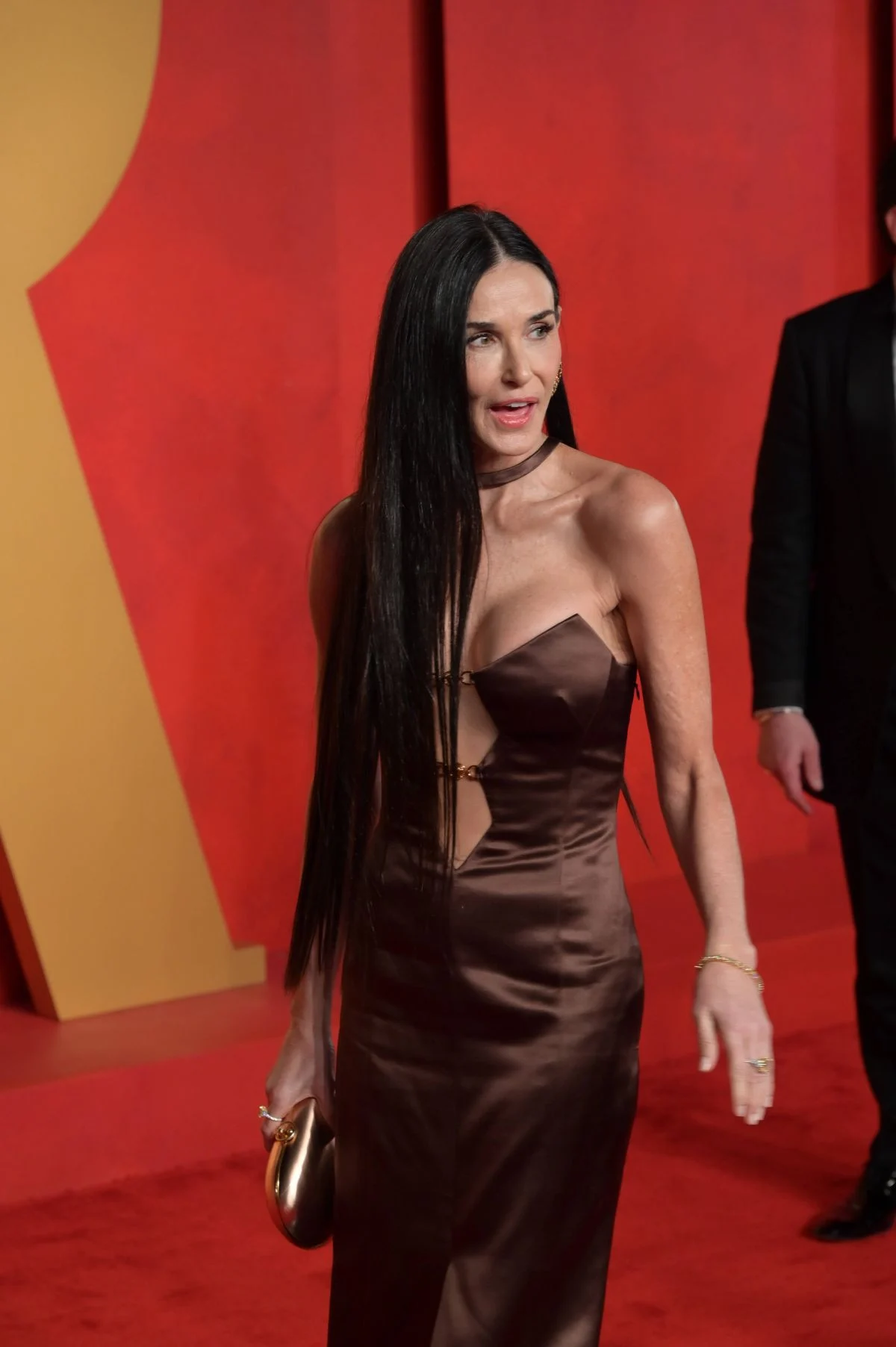 Cum si-a facut aparitia Demi Moore la Gala Premiilor Oscar 2024 8