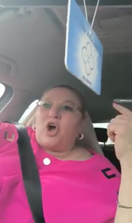 Diana Șoșoacă a rămas fără permis de conducere