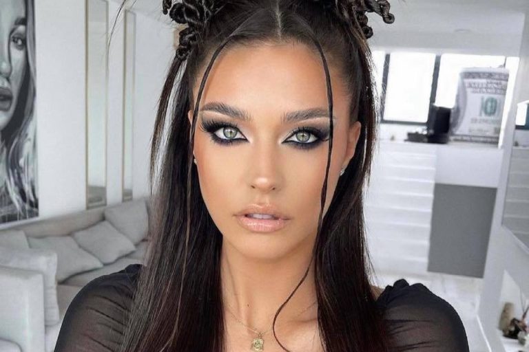 Imaginea cu care Antonia și-a pus fanii pe jar. Doar Alex Vedea o vede în această ipostază intimă, poza a scăpat pe net